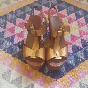 Gold platform scandal